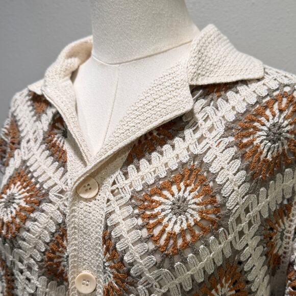 Morse Code Crochet Button Shirt L Boho Granny Square Retro 70s Cream Brown Beach - Picture 4 of 9